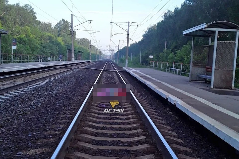 Женщина погибла под колесами тепловоза. Фото: "АСТ-54"