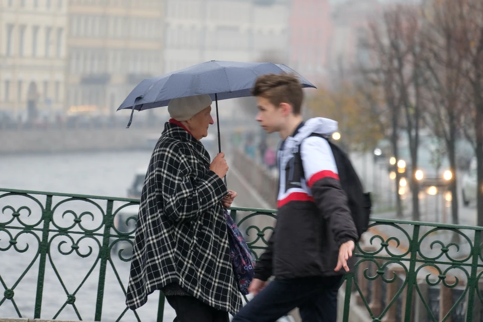 В питере семья в питере душа песня. Дождь в Питере. Семья в Петербурге под дождем. Прическа в Питере дождь. В Питере дожди несколько видов.