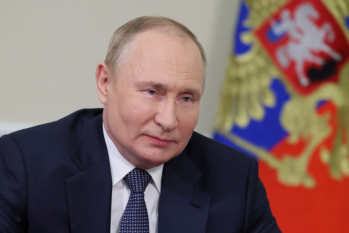 По традиции Владимир Путин встретился с лучшими выпускниками военных вузов.