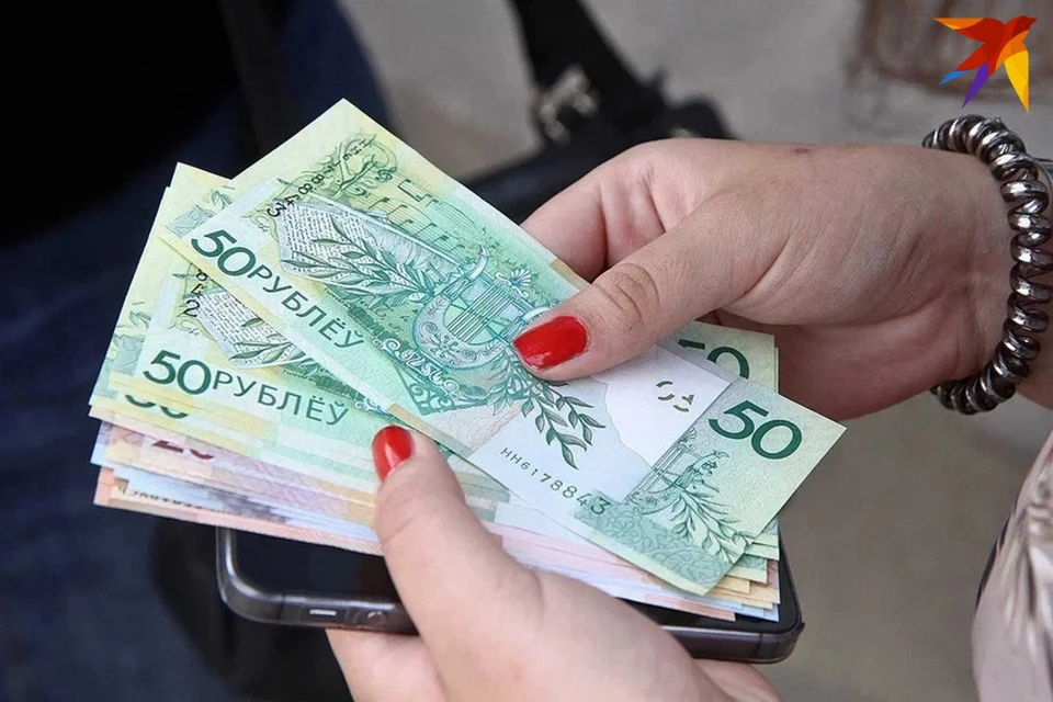 В Беларуси кассир украла из сейфа более 33 тысяч рублей, чтобы выгодно вложиться в криптовалюту.