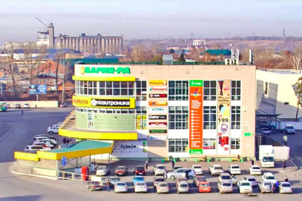 В кафе также расположена служба доставки еды