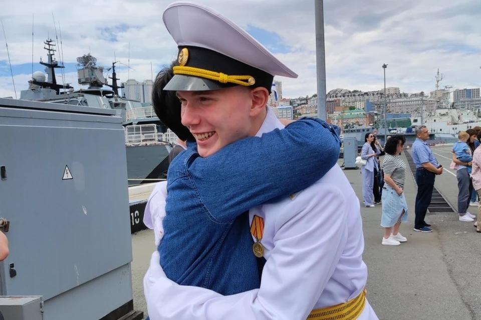 Нахимовцы окончили обучение. Фото: предоставлено пресс-службой ТОФ