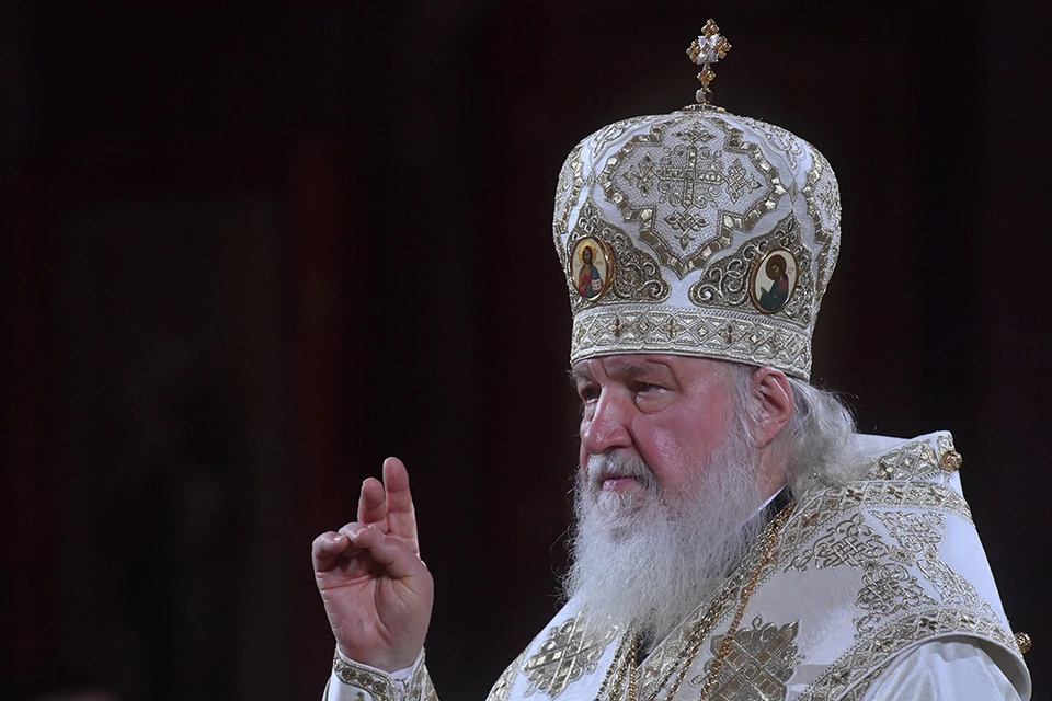 Патриарх Кирилл рассказал, что не пострадал после падения во время богослужения в Новороссийске.