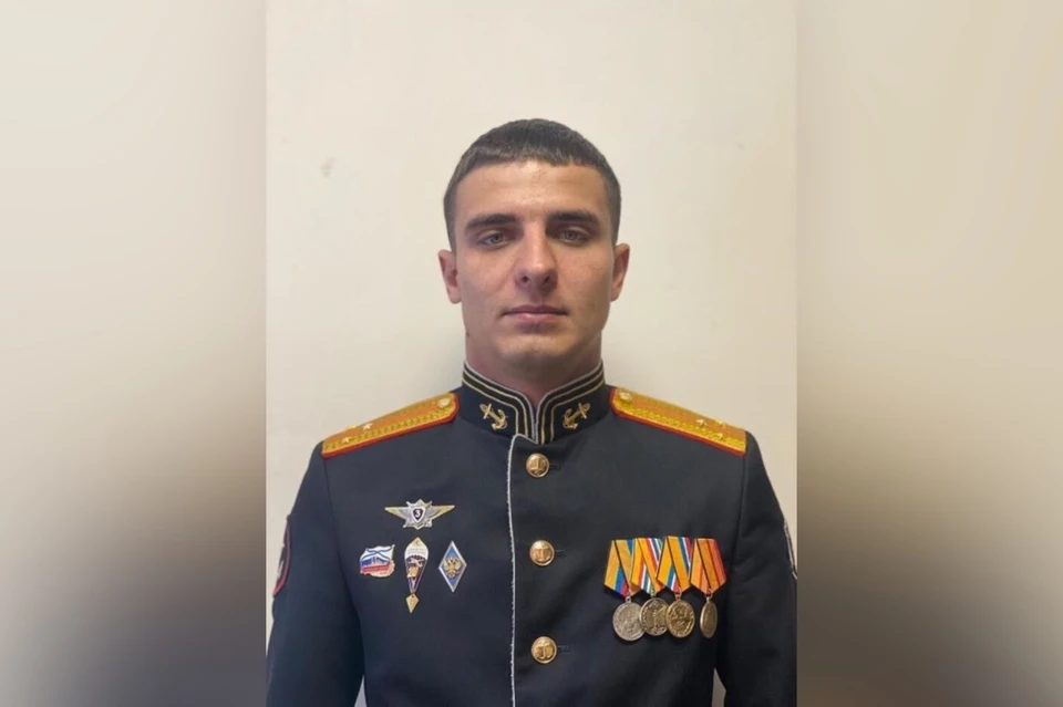 Старший лейтенант морской пехоты ТОФ Алексей Бормотов.