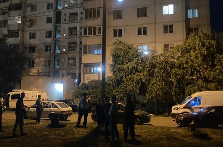 В Волгограде мать выбросила из окна 16-этажки двух дочек