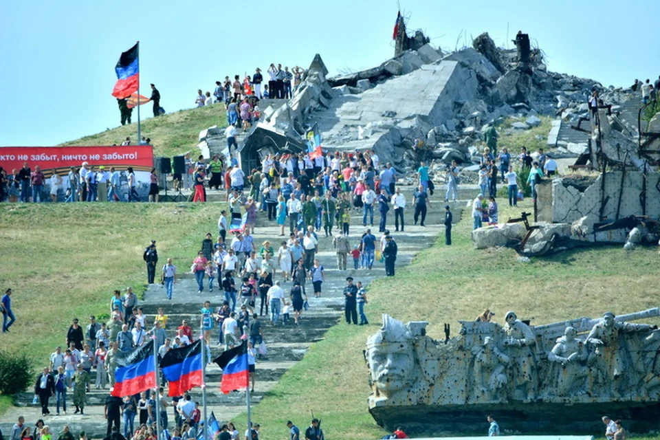 Мемориальный комплекс «Саур-Могила» был разрушен в ходе военных действий в 2014 году