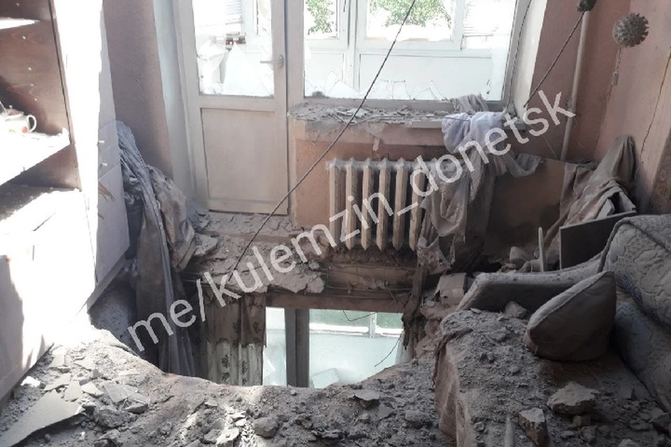 Украинские боевики обстреливают жилые кварталы Республики. Фото: ТГ/Кулемзин