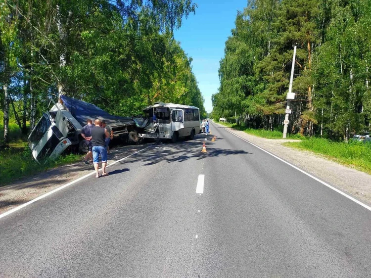 Рейсовый автобус протаранил фуру под Нижним Новгородом: пострадали семь пассажиров