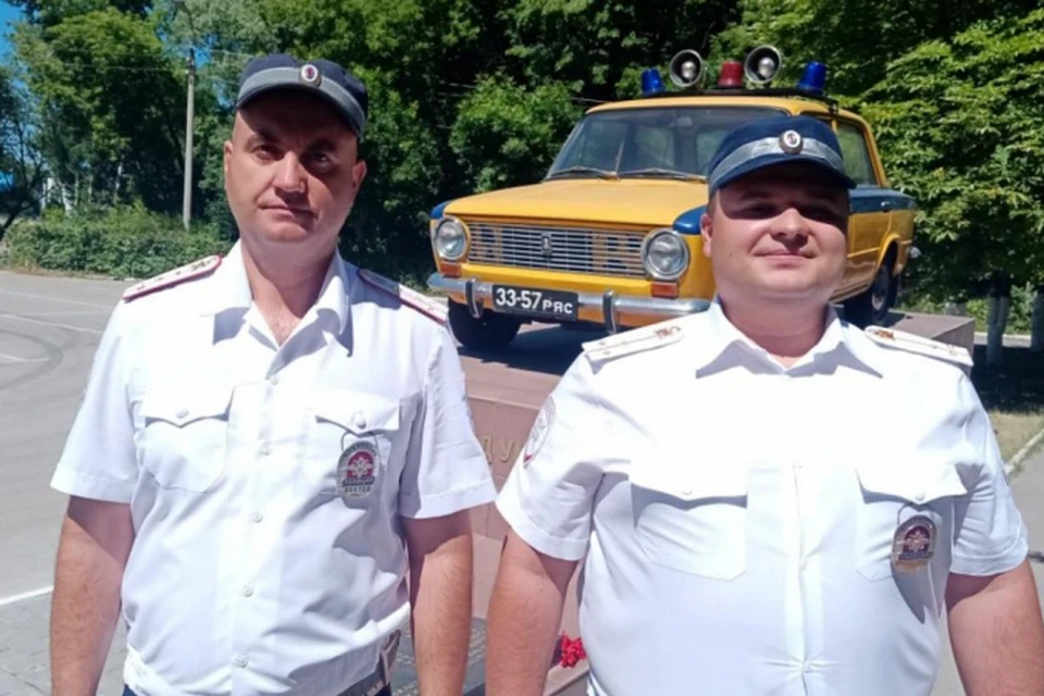 В Рязани сотрудники ГИБДД Сергей Доников и Дмитрий Захряпин помогли доставить в больницу двухлетнего малыша.