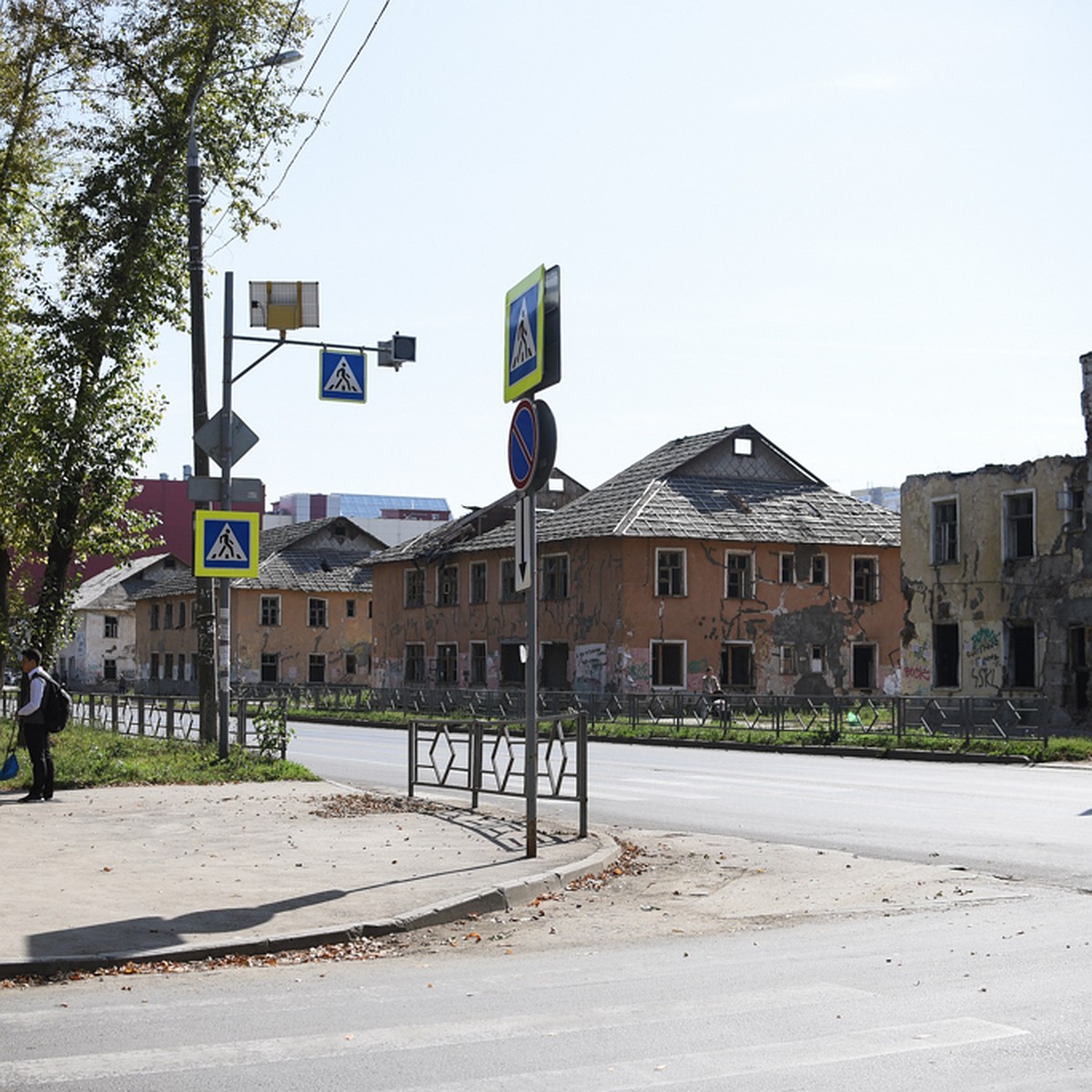 Из ветхого барака в центре – в небоскреб на окраину: кого и куда расселяют  из аварийного жилья в Самаре - KP.RU