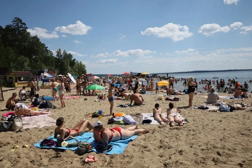 Фото пляжей новосибирска. Новосибирск Обское море пляж. Новосибирск водохранилище пляж. Пляж на Юго-Западном Новосибирск. Обь Новосибирск пляж.