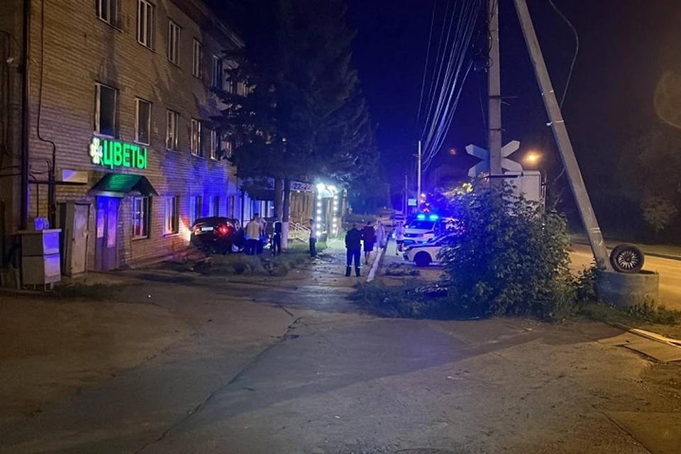 В машине находилось три человека Фото: ГИБДД Екатеринбурга