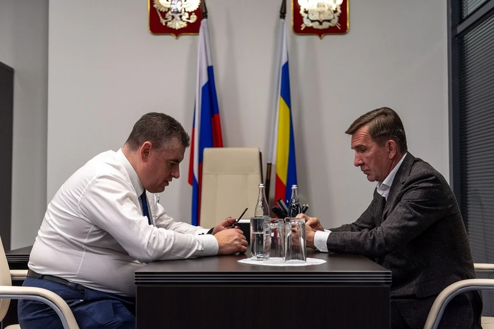 С председателем ЛДПР Леонидом Слуцким встретился первый замгубернатора Ростовской области Игорь Гуськов. Фото: сайт донского правительства.