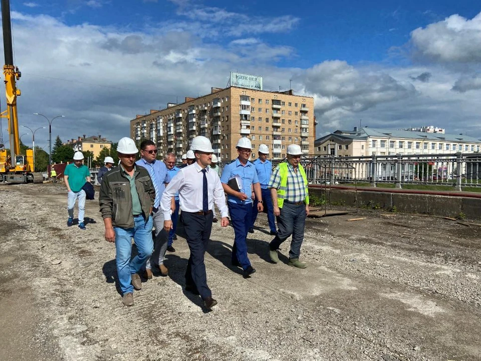 Прокурор побывал на Красном мосту