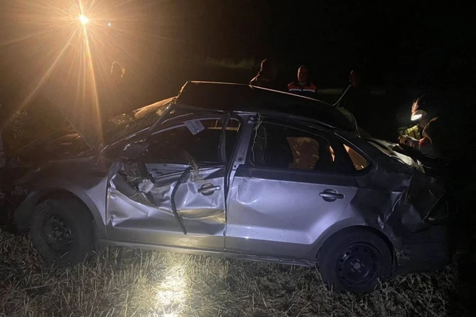 Volkswagen Polo слетел с дороги и перевернулся. Фото: отдел пропаганды УГИБДД