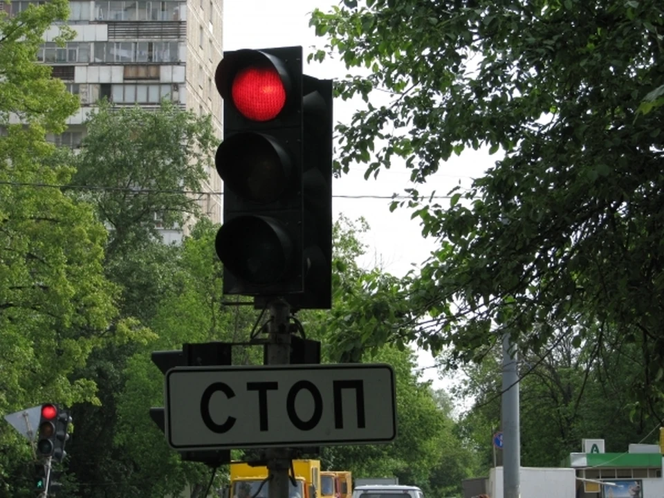 Установку новых светофоров в Ростове выполнят за 4,8 миллиона рублей.