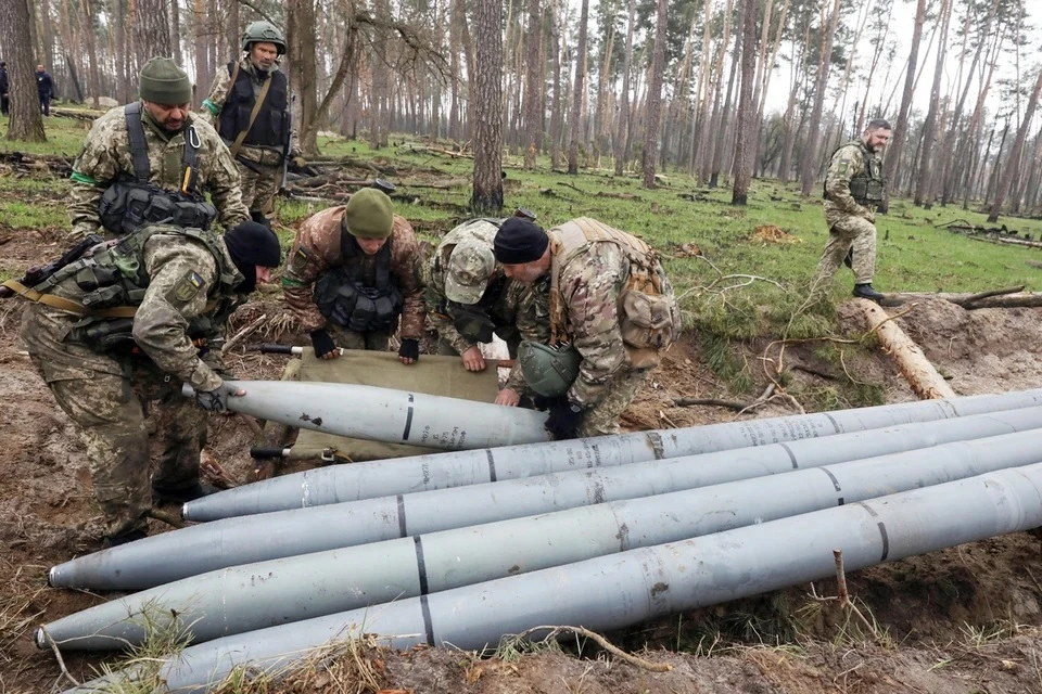 Украинские военные дистанционно разбрасывают "подлые" мины всего в пяти километрах от границы России