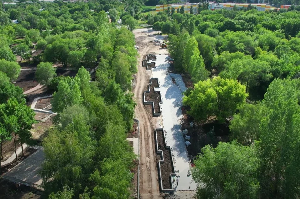 Территория уже заметно преобразилась.
