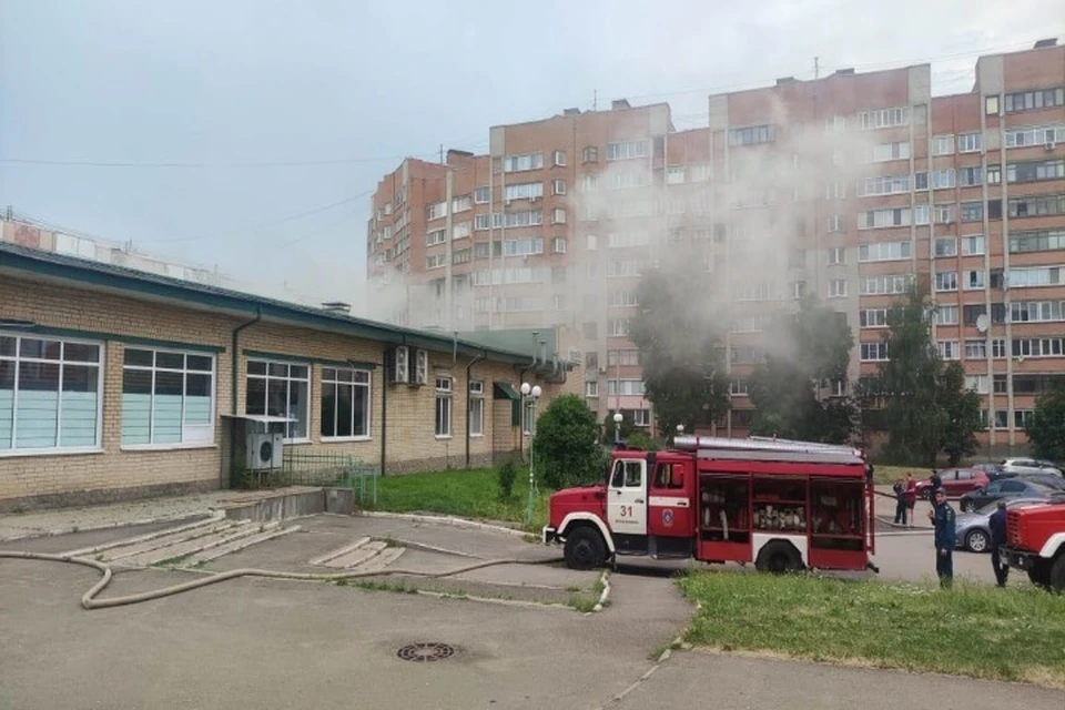 В Ярославле загорелся торговый центр