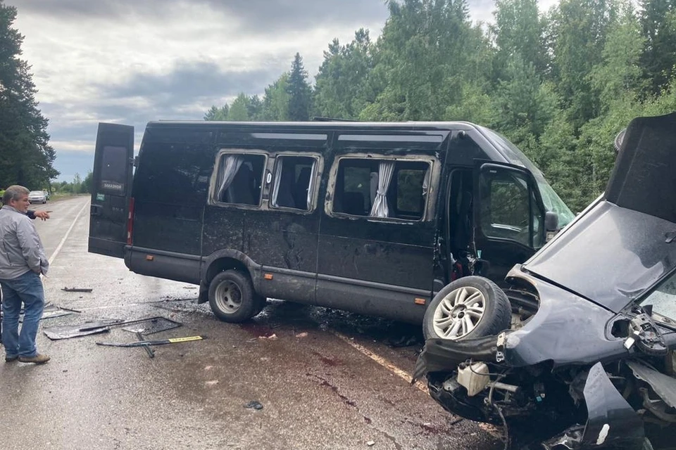 Количество пострадавших в смертельной аварии с микроавтобусом в Красноярском крае увеличилось до 11 человек. Фото: СК
