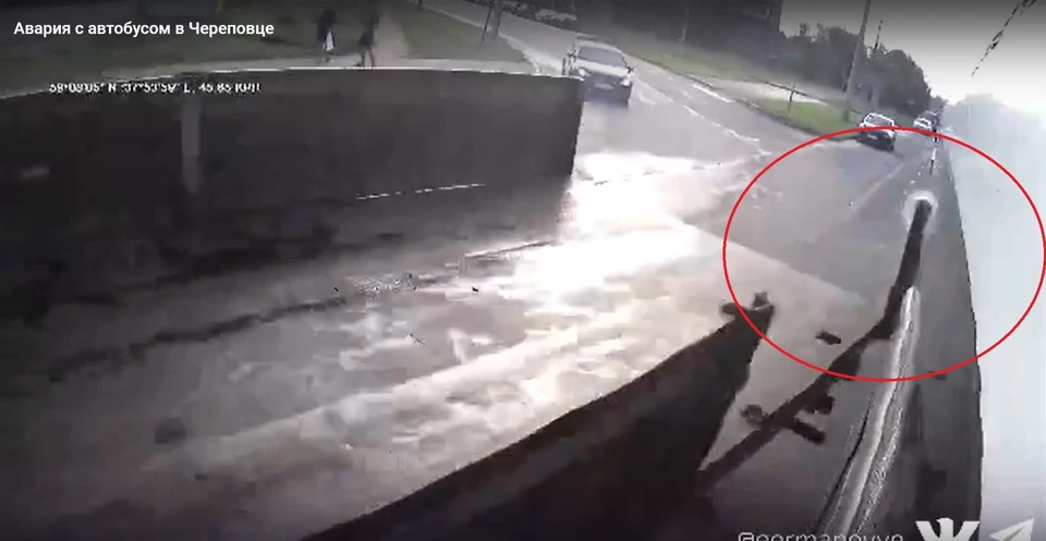 Стоп-кадр: все засняла видеокамера на борту автобуса.