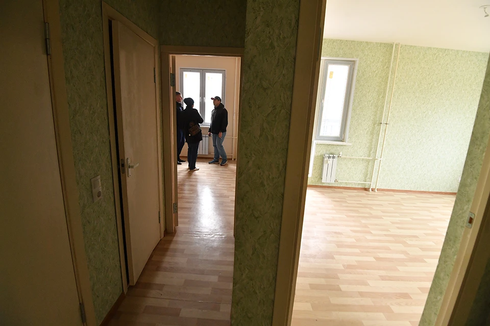 304 семьи приобрели новые квартиры.