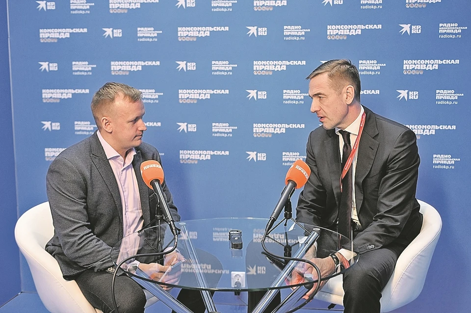 Виктор Евтухов (на фото справа): «В последние 10 лет для возрождения российского легпрома сделано очень многое».