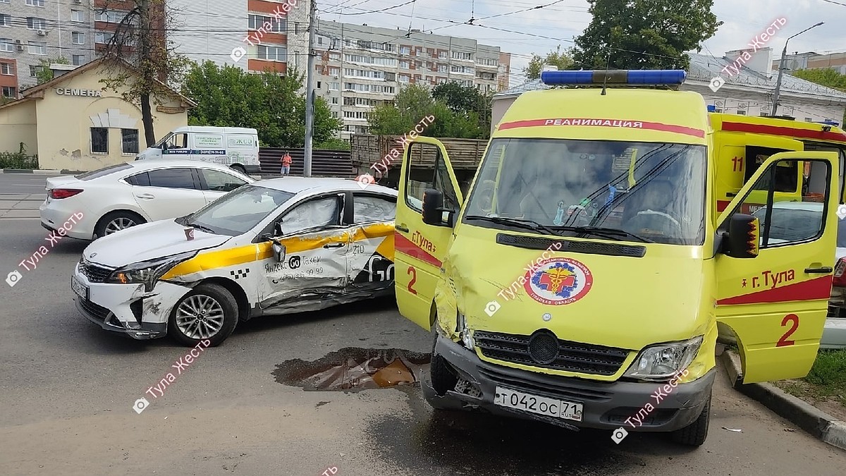 В Туле на улице Октябрьской столкнулись 