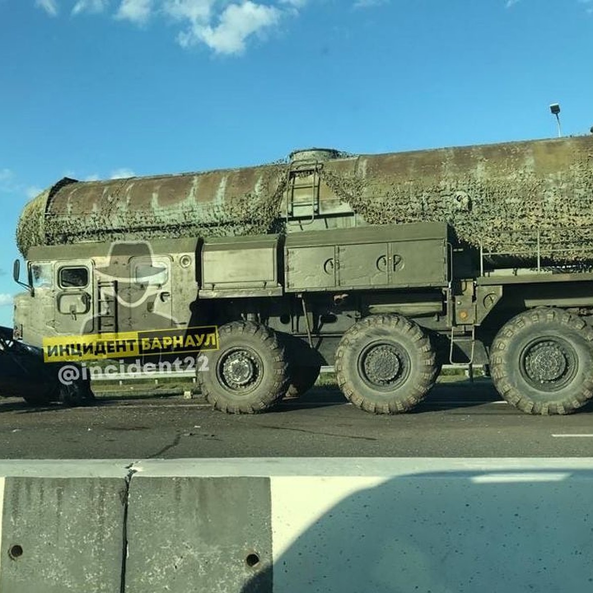 На трассе Барнаул-Новосибирск произошла авария с участием военной машины -  KP.RU