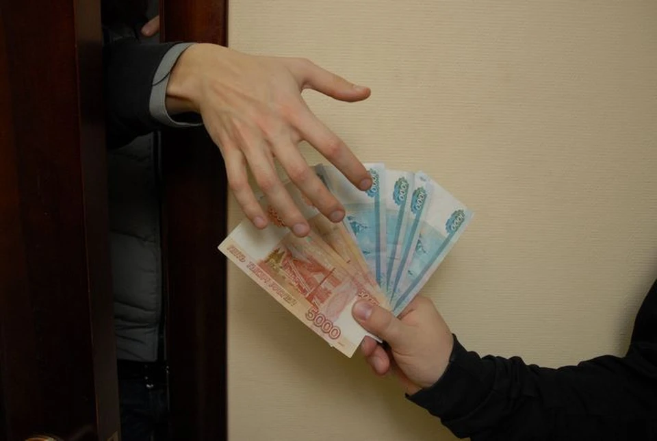 В Туле инспектор ГИБДД получил от пьяного водителя взятку в 30 тысяч рублей