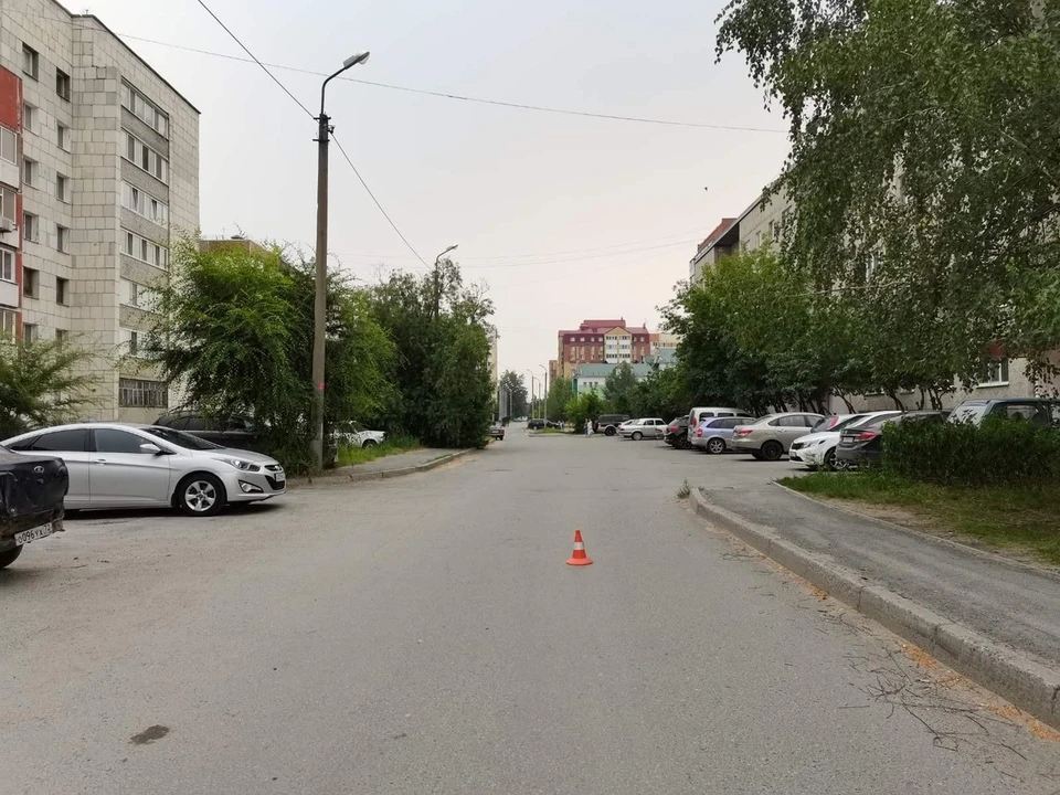 В Тюмени ищут водителя, который сбил на Лесобазе девушку и уехал.