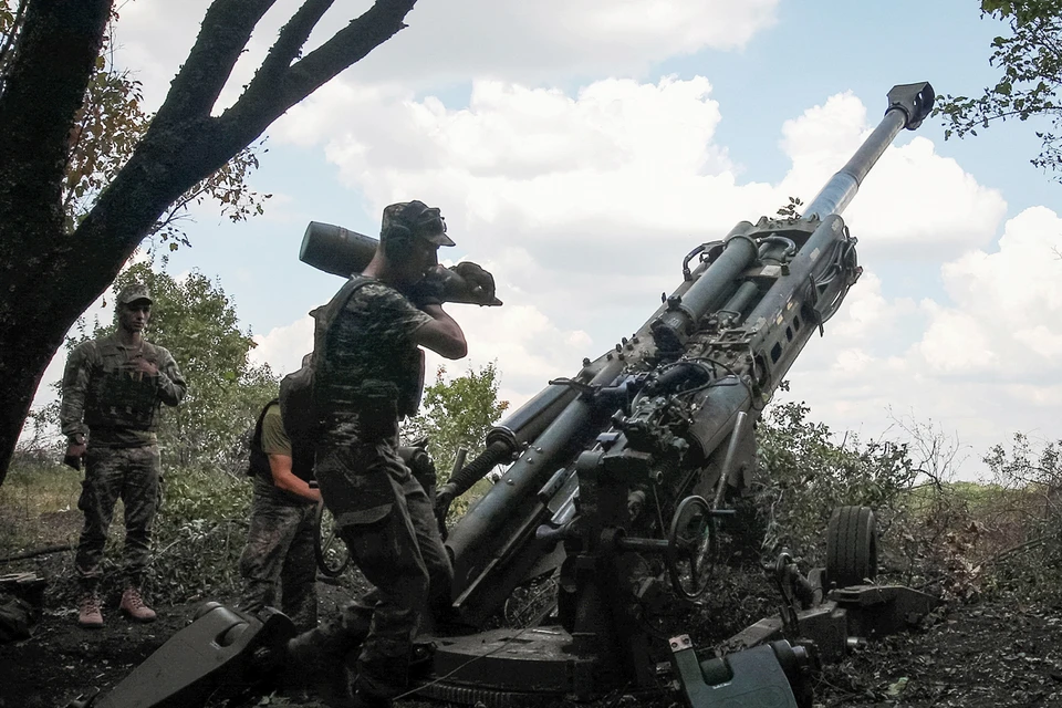 Часть современного оружия, боеприпасов и всевозможной амуниции, потоком идущих с Запада на Украину, бесследно исчезает