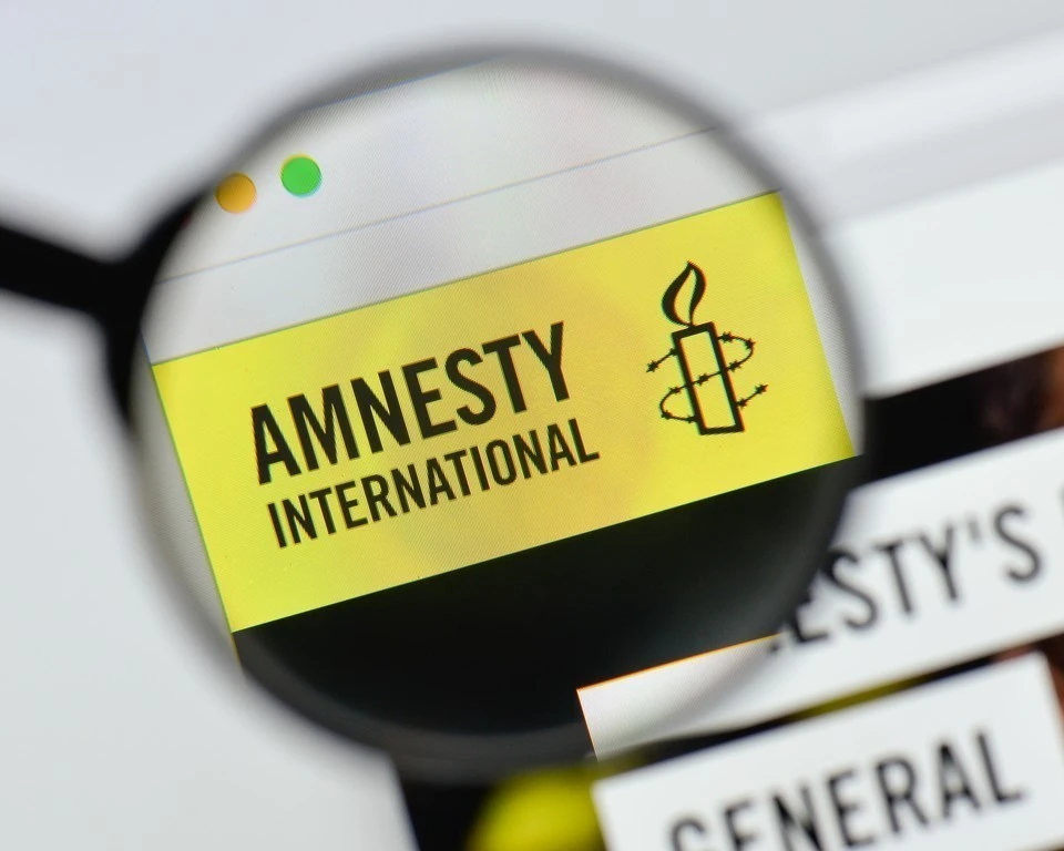 Соучредитель Amnesty International уволился из-за доклада о преступлениях украинской армии