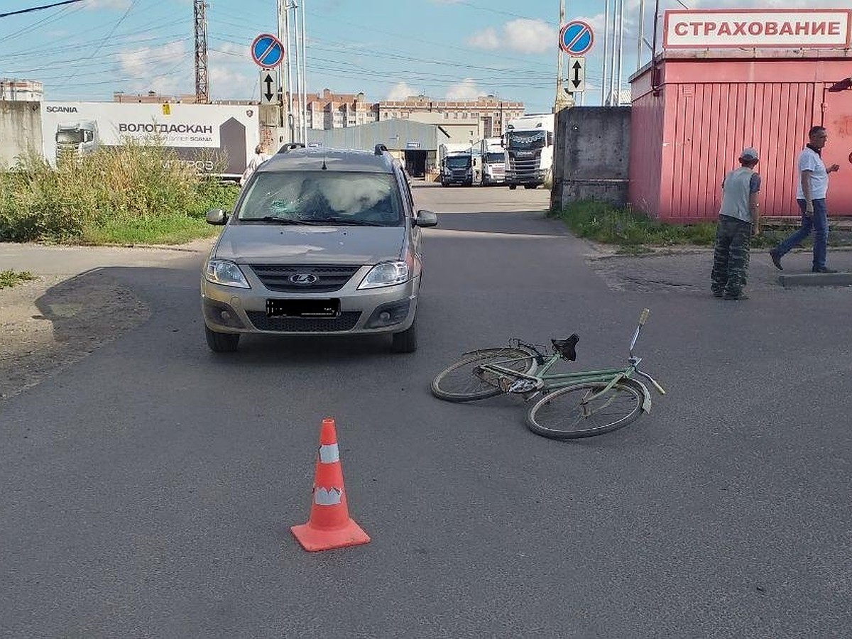 Пенсионера на велосипеде в Вологде сбила Лада Ларгус - KP.RU