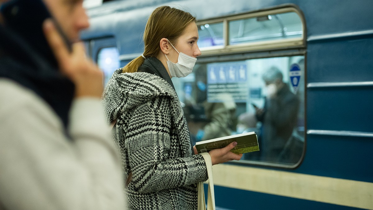 «Чтобы не возить воздух»: На фиолетовой ветке метро Петербурга сократят  количество вагонов - KP.RU