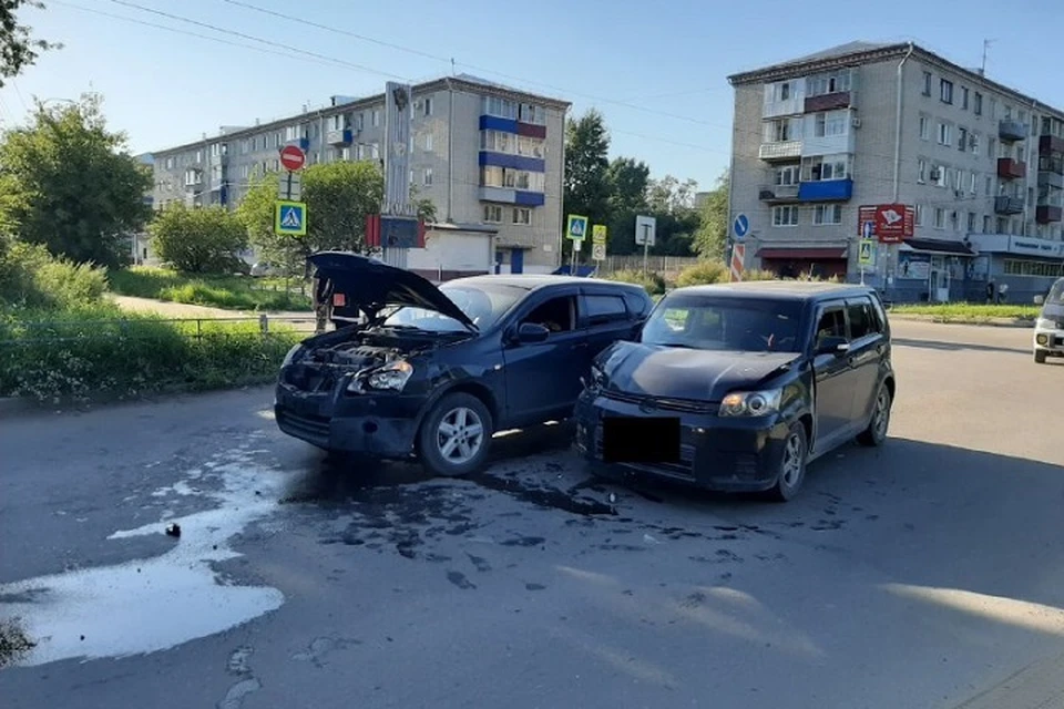 Поджог кафе чародейка. ДТП Комсомольск-на-Амуре. Авария в Комсомольске на Амуре. Машины России.