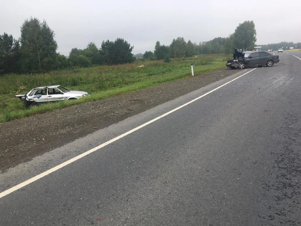 Два человека пострадали в ДТП на выезде из села Зоркальцево в Томском районе. Фото: УМВД России по Томской области.