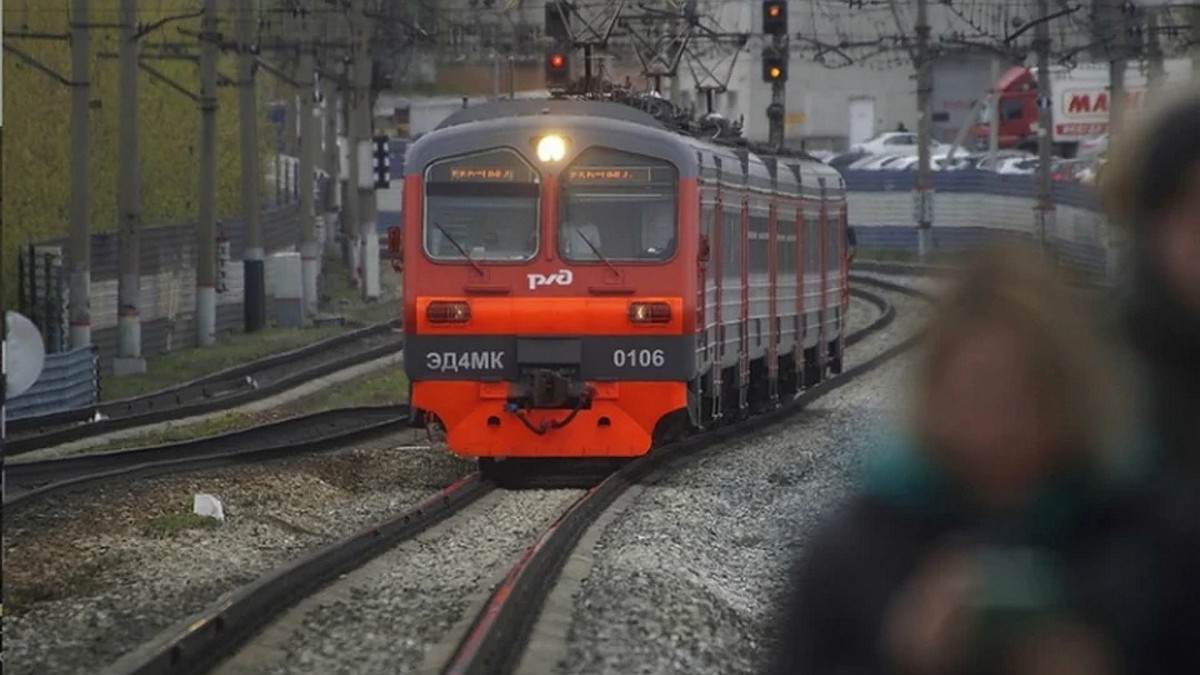 Он меня душил и искал по карманам нож»: инспектор безопасности на  транспорте поделилась самыми страшными моментами в работе - KP.RU