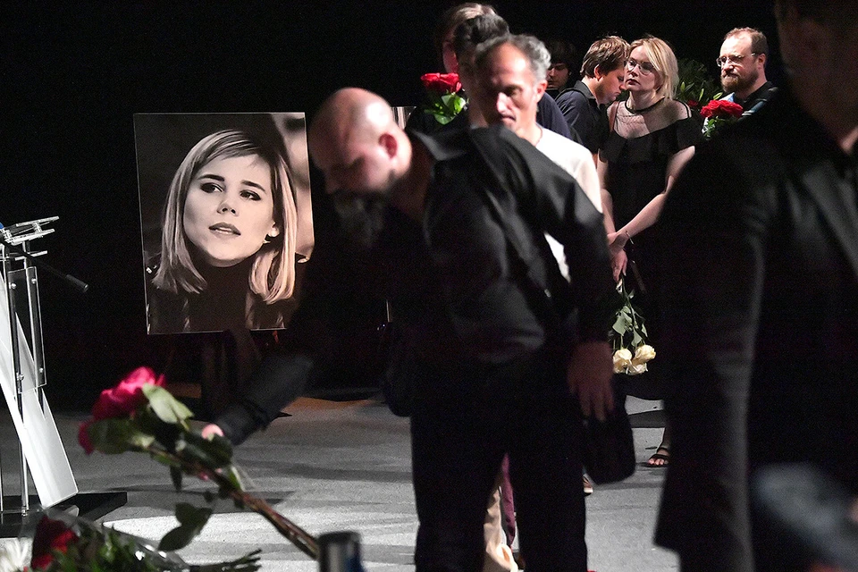 В телецентре Останкино простились с убитой журналисткой Дарьей Дугиной.