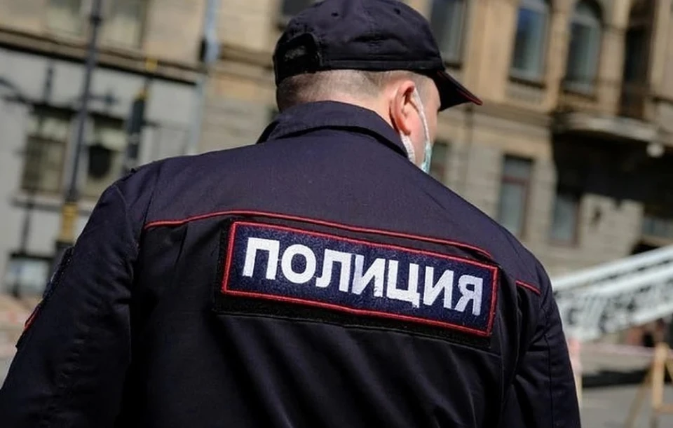 В Москве три пенсионерки выбросили миллион рублей с балкона по просьбе мошенников. Фото: архив "КП"
