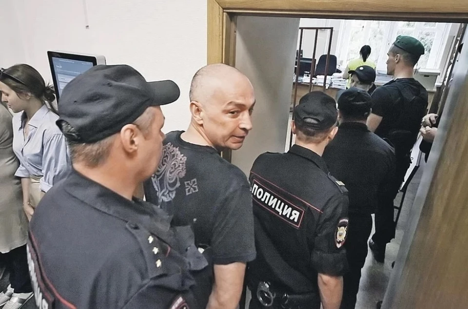 Экс-глава Серпуховского района Александр Шестун попал в карцер за оскорбление сотрудника СИЗО. Фото: Сергей ВЕДЯШКИН/mskagency.ru