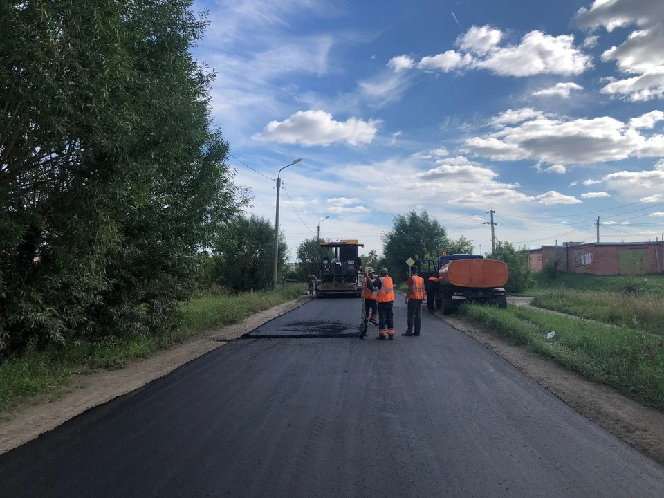 Любопытно, что местные жители этой территории не отмечают больших успехов дорожников по завершению ремонта участка.