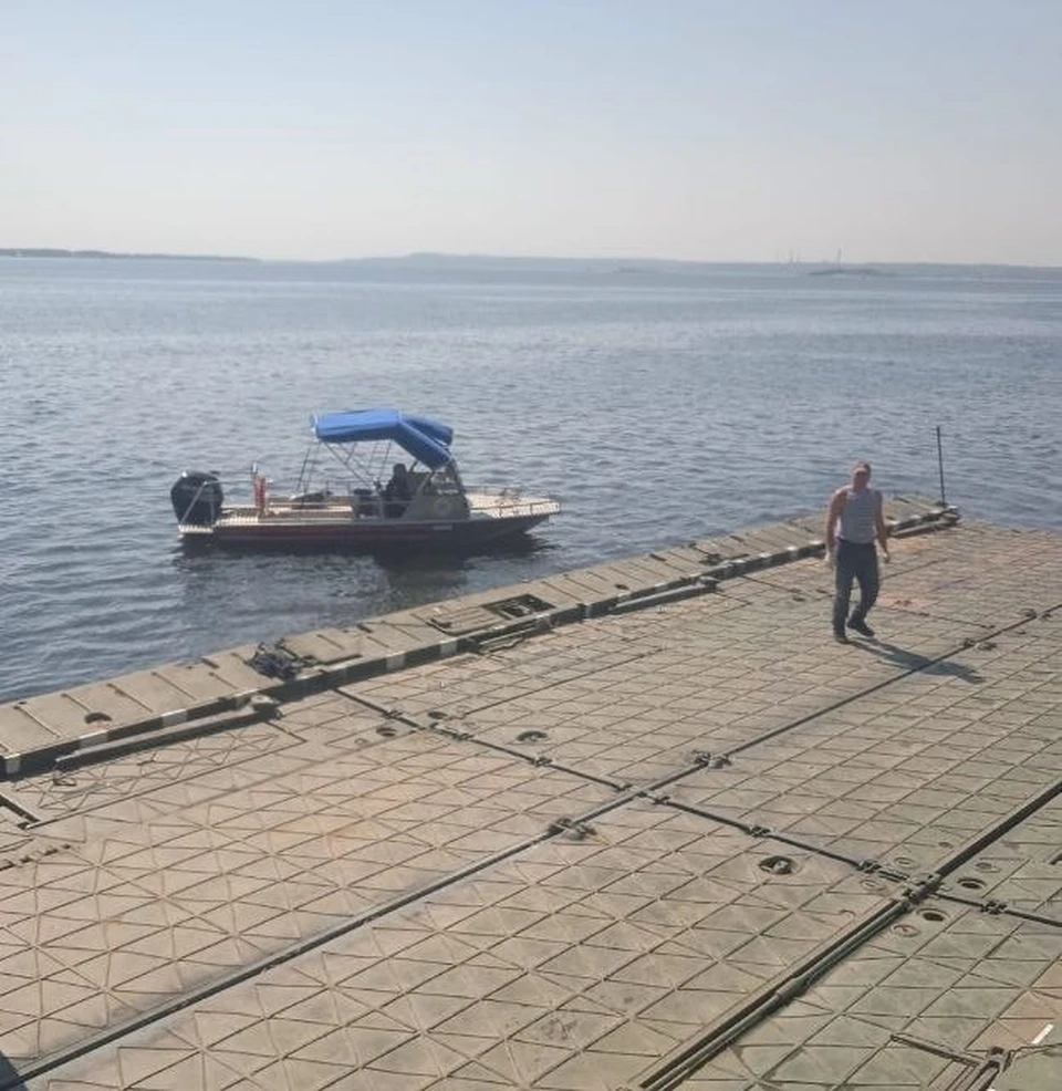 В Саратове устанавливают плавучую сцену для игр «Умных городов»
