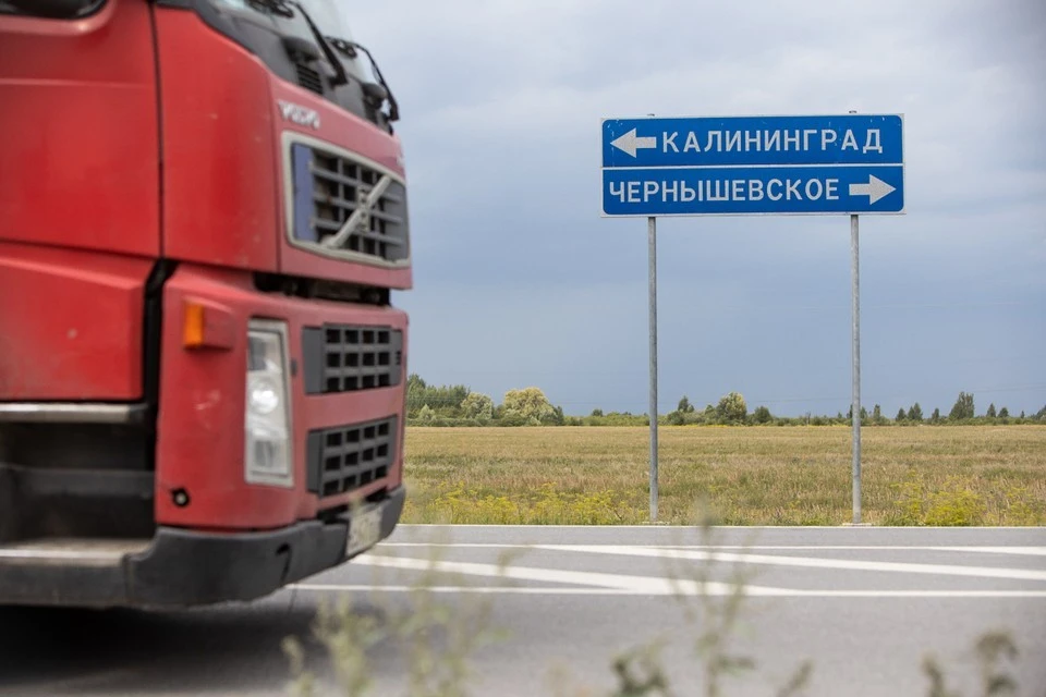 Из-за санкций многие перевозчики потеряли работу.
