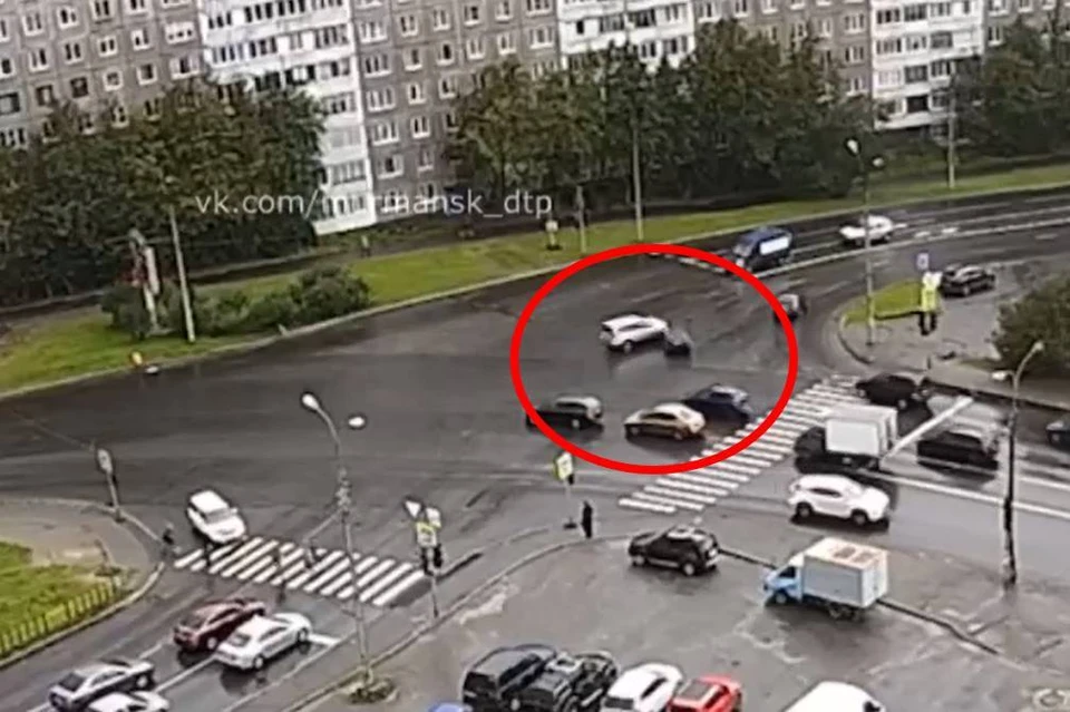 Hover пытался проскочить перекресток на красный. Фото: vk.com/murmansk_dtp