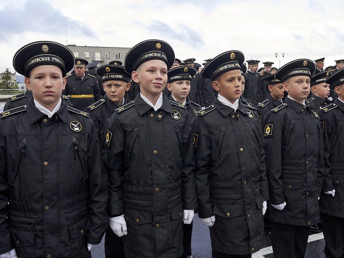 В Нахимовское военно-морское училище в Мурманске поступили 90  первокурсников - KP.RU