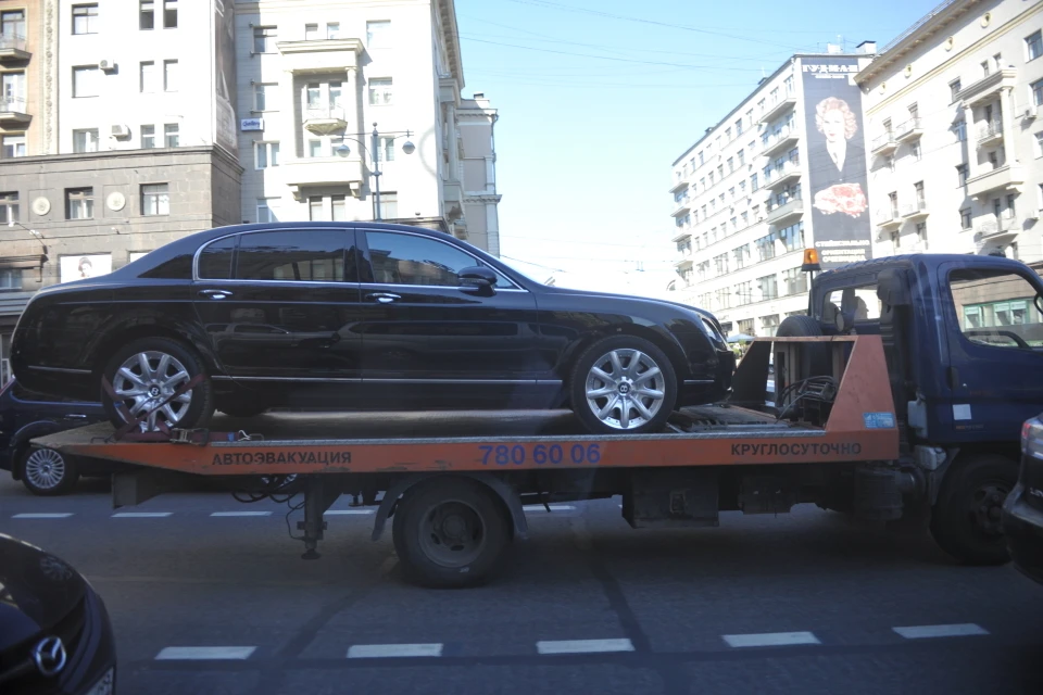 Более 200 Porsche отправили на штрафстоянки в Москве за лето