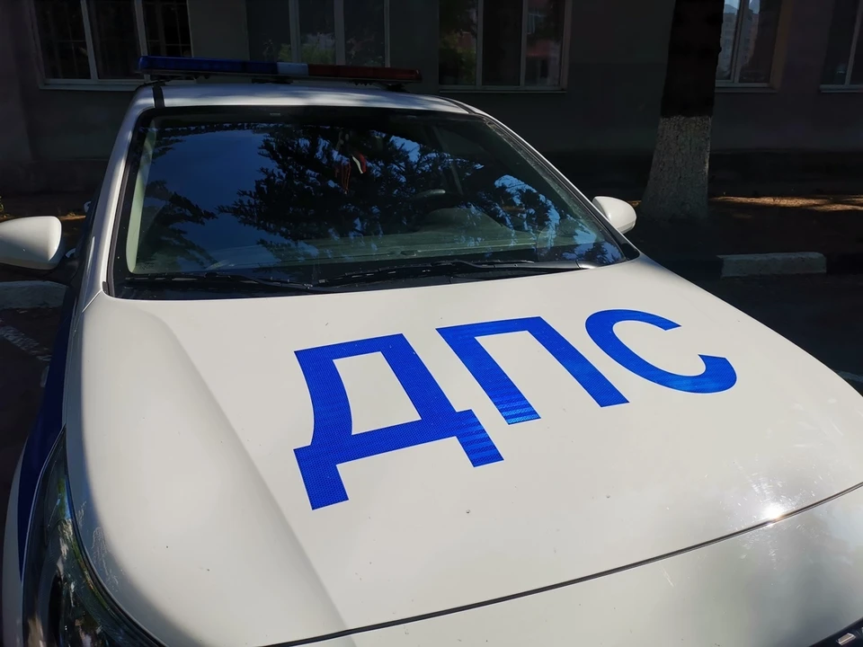 Очевидцы записали на видео выехавший на встречную полосу в Северном автобус. фото: со страницы УМВД России по Белгородской области в соцсети.