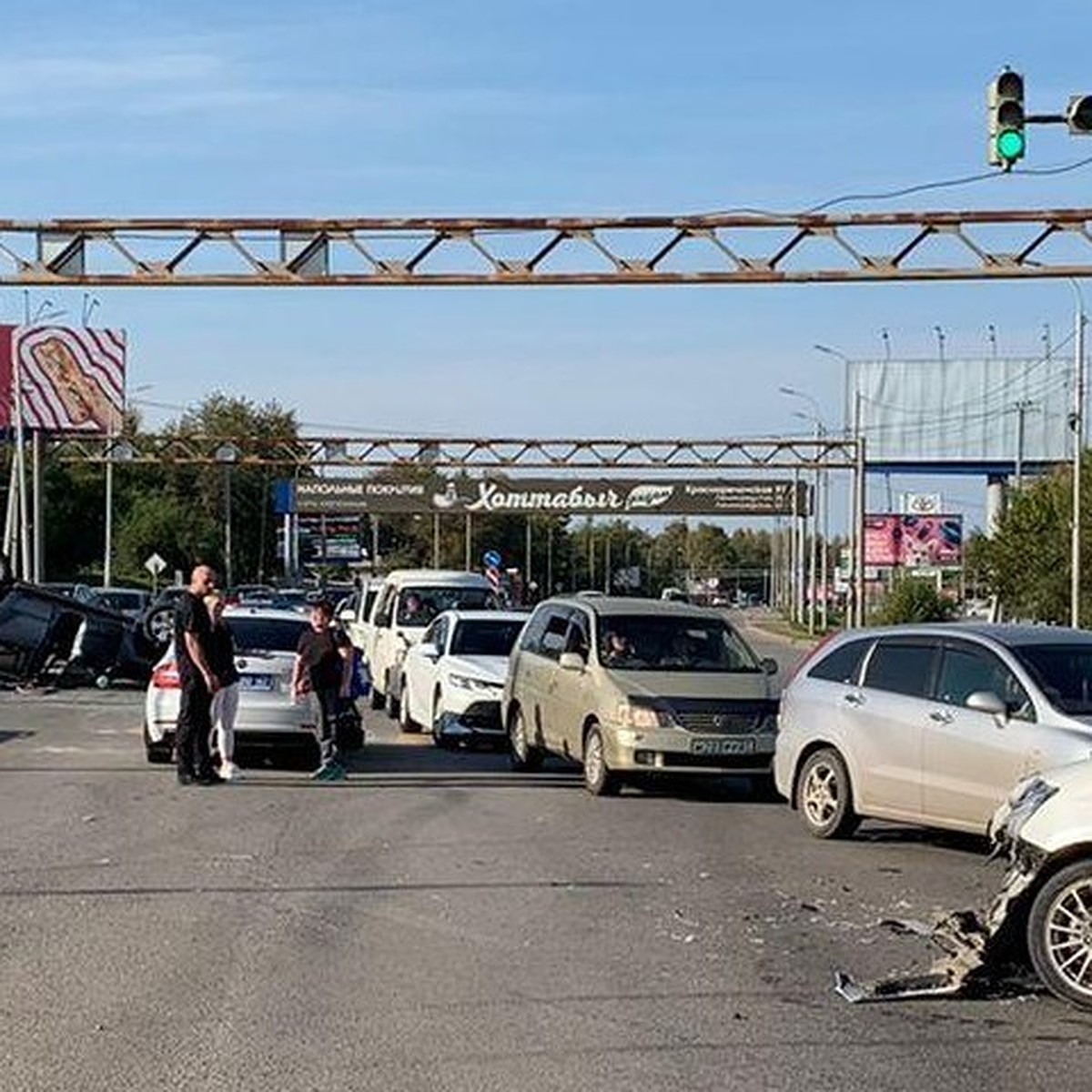 Тачка в хлам, позвоночник в труху: мужчина из Хабаровска может больше не  встать на ноги после жуткого ДТП - KP.RU