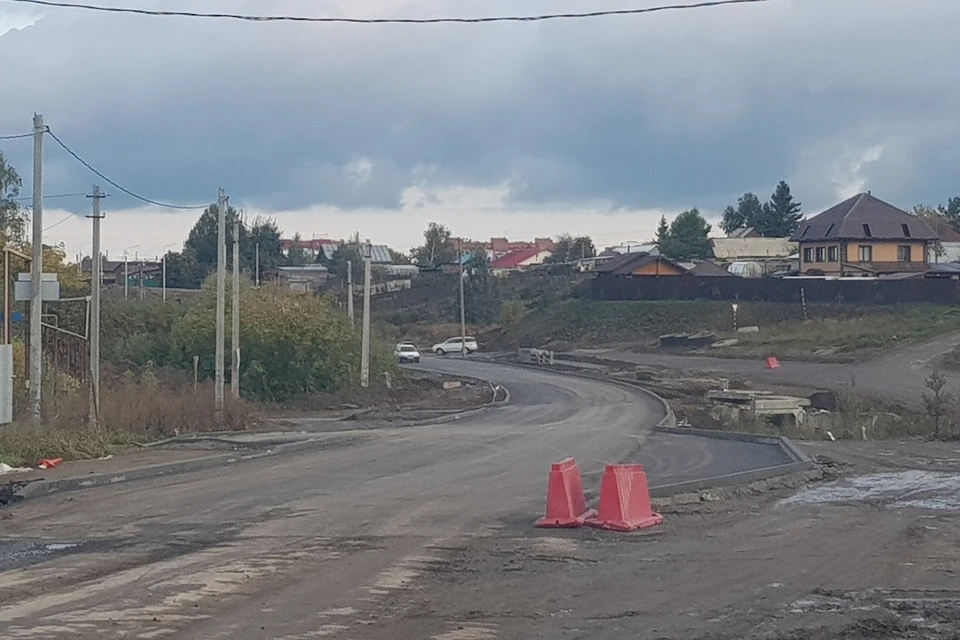 Дорожники уложили последний слой асфальта. Фото: соцсети Александр Обрывко